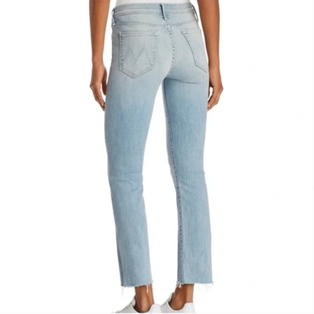 MOTHER The Rascal Ankle Snippet Mid Rise Crop Jeans in Tinge Light Wash - Picture 2 of 10